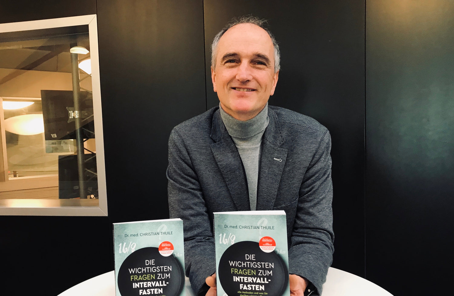 Buchvorstellung: Intervallfasten leicht gemacht mit Dr. med. Christian Thuile - Nutrasium